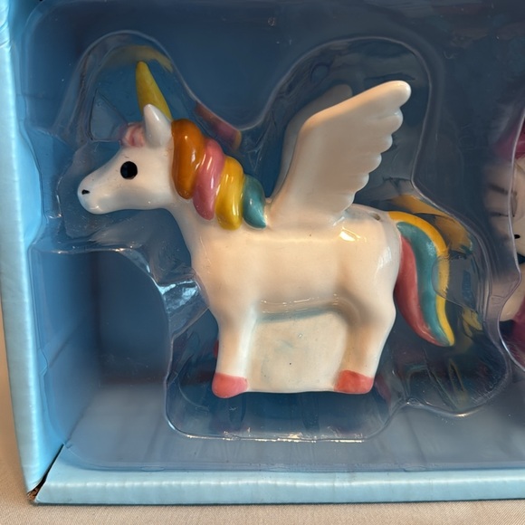 Blue Sky Clayworks Hello Kitty & Unicorn Salt & Pepper Shakers New in Package - Picture 4 of 12